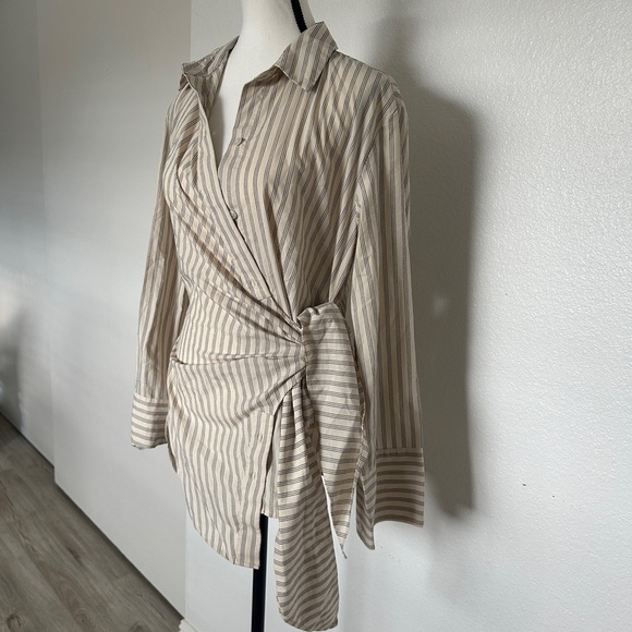 Abercrombie Striped Beige Wrap Blouse - Picture 4 of 9